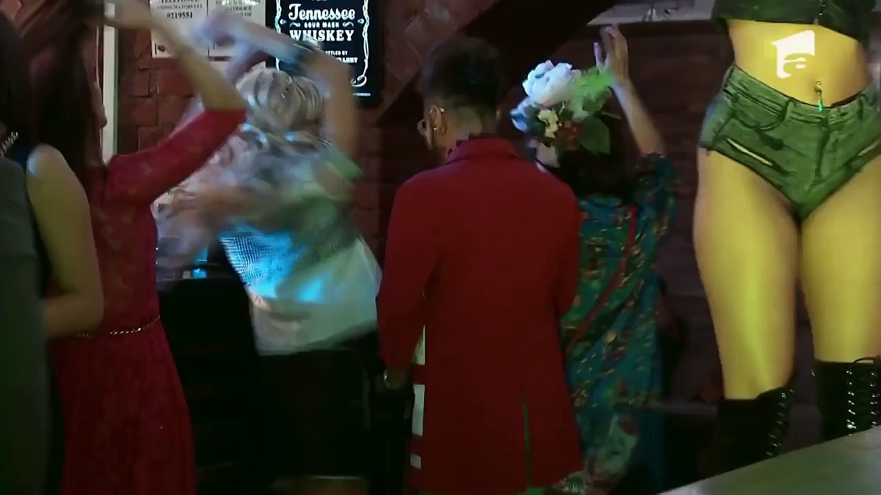 Torţionarul Vişinescu s-a dezlănțuit în toaleta unui club