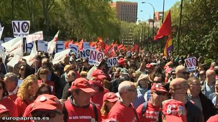 Sindicatos piden en el 1 de mayo "llenar las urnas"
