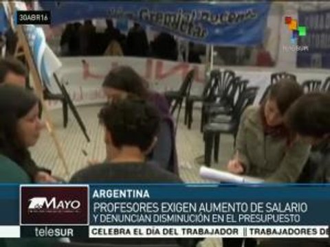 Presidente argentino reduce presupuesto a las universidades