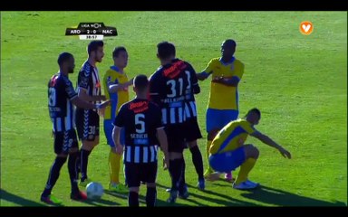 2 cartons jaunes en 1' pour Belkaroui