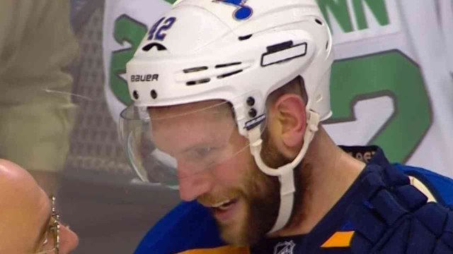 Backes, Blues Even Series With Stars