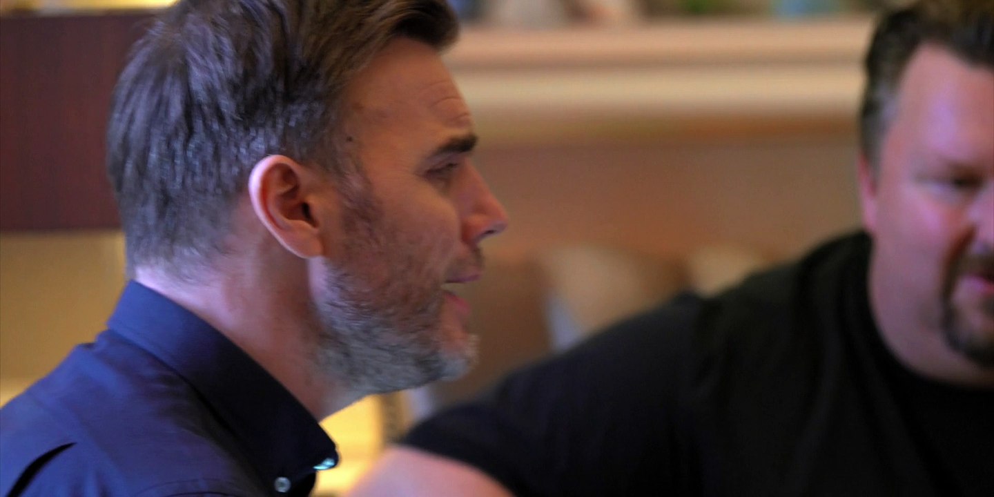 Gary Barlow canta com Eliot Kennedy um trecho da música "Stronger", do Musical Finding Neverland, em seu Documentário "Inside The Music"!