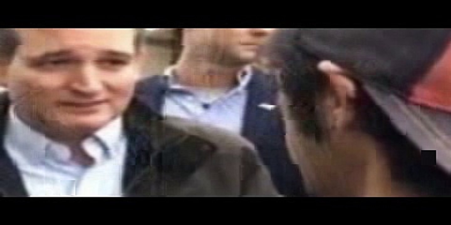 Good Sport Ted Cruz Signs Prankster’s Communist Manifesto With Cheeky Note