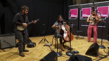 "A Day for the hunter, a day for the prey", par Leyla McCalla et ses musiciens I Le live de la Matinale