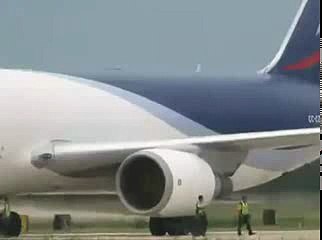 Man died by plane's fan (WARNING_GRAPHIC CONTENT