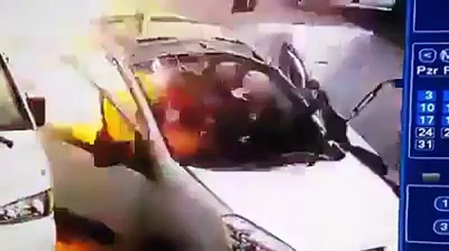 Allumer sa clope quand on transporte des produits explosifs : mauvaise idée