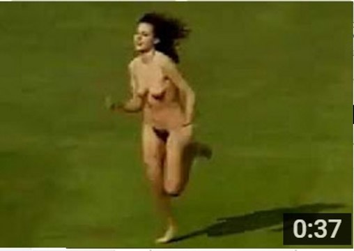 What Happens When A Girl Without - Came In Ground Waseem Akram (Qandeel baloch should try for fame) جب کرکٹ گراؤند میں ننگی لڑکی گھس آئی وسیم اکرم نے کیا کیا؟ دیکھیں اس ویڈیو میں