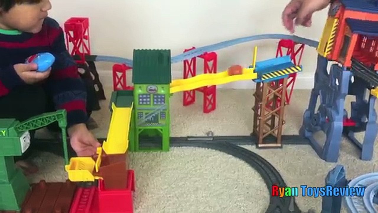 Thomas and Friends Mad Dash on Sodor Remote Control Thomas Toy Trains for kids