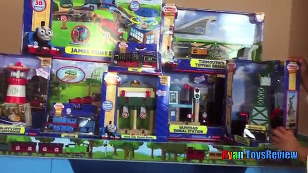 Thomas and Friends Wooden Railway Grow With Me Play Table toy trains for kids James' Fishy Delivery