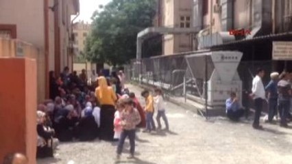 Birecik?te Devrilen Traktörün Sürücüsü Öldü