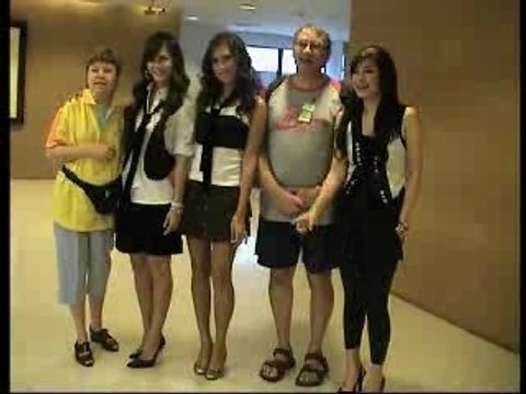 PIM ZAZA KAEW ZAZA. WAAN ZAZA chez Grammy Thailande