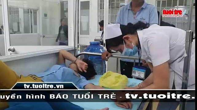 Hàng chục công nhân nhập viện nghi do ngộ độc thực phẩm