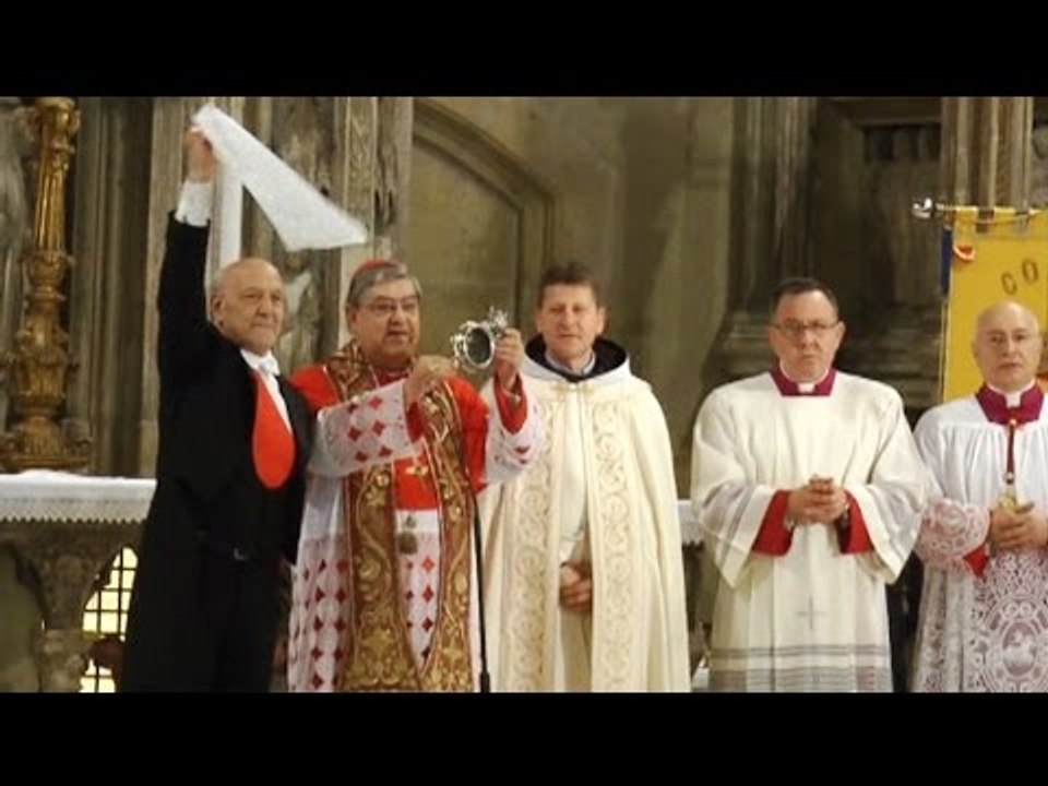 Napoli - San Gennaro, "doppio miracolo": sangue sciolto e pace firmata da Alfano (02.05.16)
