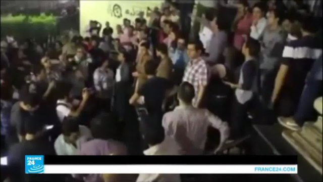 مصر: مظاهرات أمام مقر نقابة الصحفيين احتجاجا على اقتحام الأمن للنقابة