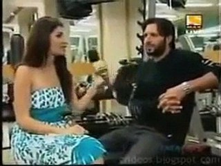 See The Reaction Of Shahid Afridi When A Indian Girl Take His Interview