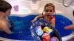 Цыфра ЧЕЛЛЕНДЖ в Джели Баф меняющий цвет игрушки в желейной ванной видео от Макса и Кати Gelli Baff CHALLENGE with toys
