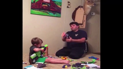 Cette maman se fait attaquer par un NERF...regardez bien comment elle va réagir