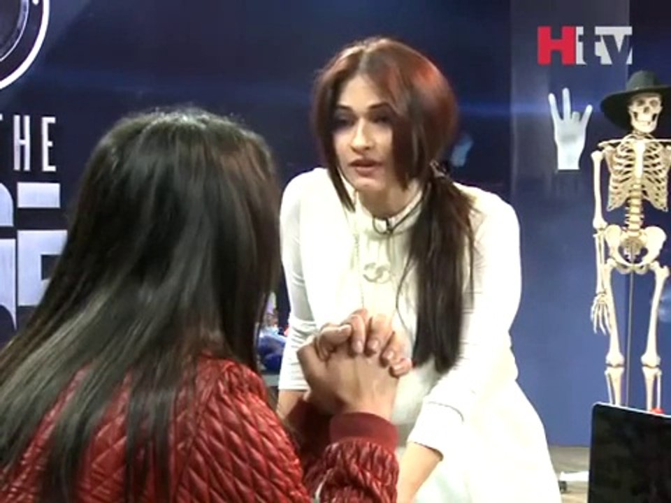 Girl Ab uses Waqar Zaka - Mein Tumhari Dash Mar Don Gi