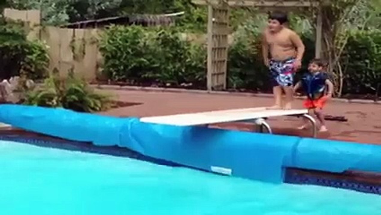 Les plus beaux plongeons ratés - Compilation de fail