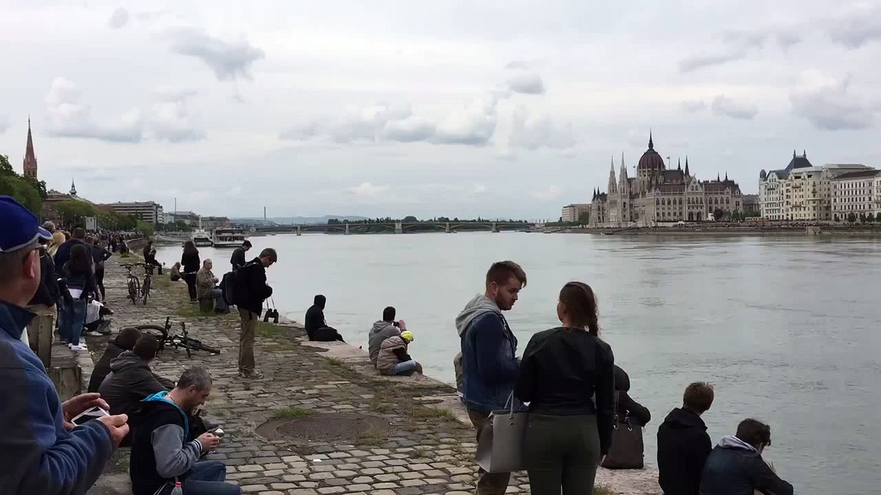 Une démonstration de voltige aérienne frôle la catastrophe