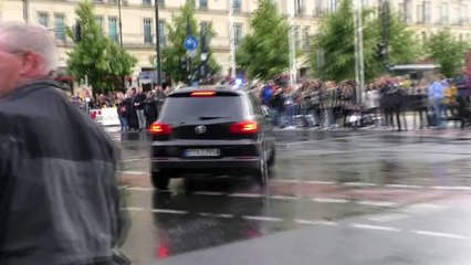 Die Queen in Berlin VIP Kolonne zum Hotel Adlon