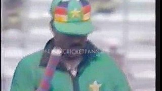 Sachin Tendulkar 3_45 vs Pakistan 1998 _ 1st Final - Silver Jubilee Independence Cup-VYp-7JwHj44