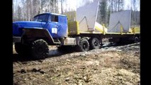 УРАЛ 4320 (аналог КАМАЗ 43118) трёхосный полноприводный грузовик в условиях бездорожья