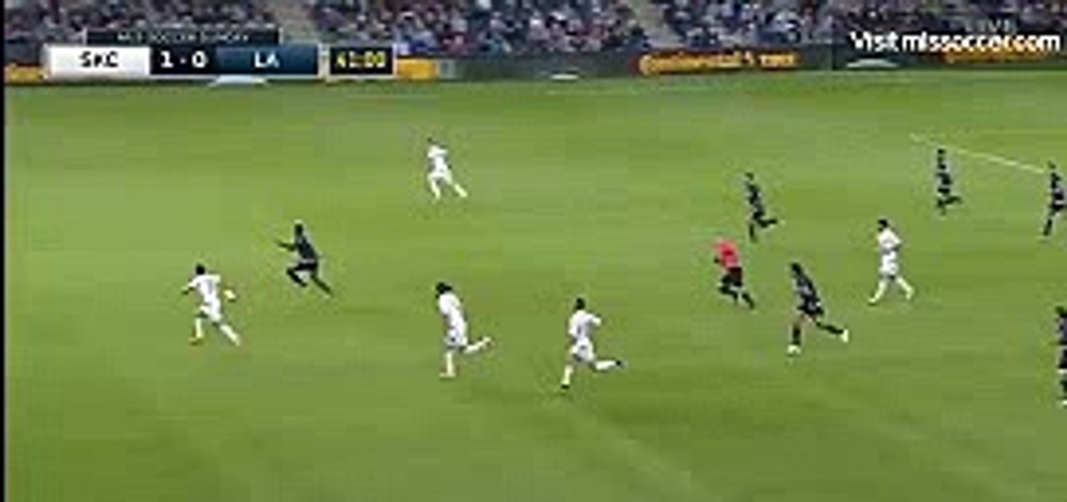 Giovani Dos Santos scores a stunner for second week in a row