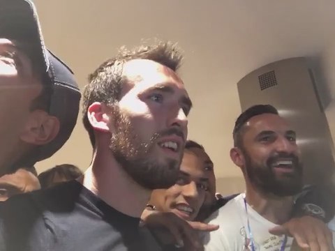 Leicester ity players celebrate the Title of Premier League At Home