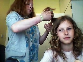 How to curl your hair using kitchen roll