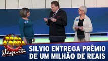 Silvio entrega prêmio de Um Milhão de reais