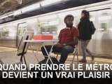 Dans le métro new-yorkais, Thomas donne le sourire !