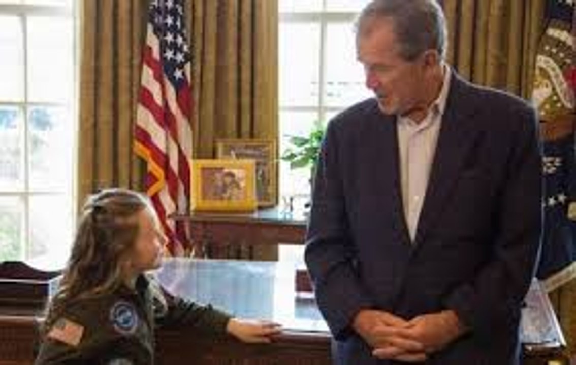 Child Baby Kid Macey Hansley Meets President Obama and Bush 2016