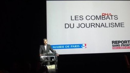 Paris?ten Can Dündar?a Onur Madalyası