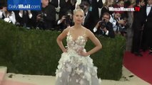 Karolina Kurková wears glowing floral dess for 2016 Met Gala