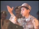 الأمير سلطان بن عبدالعزيز يكافئ طفل موهب في الشعر بـ 500 ألف ريال