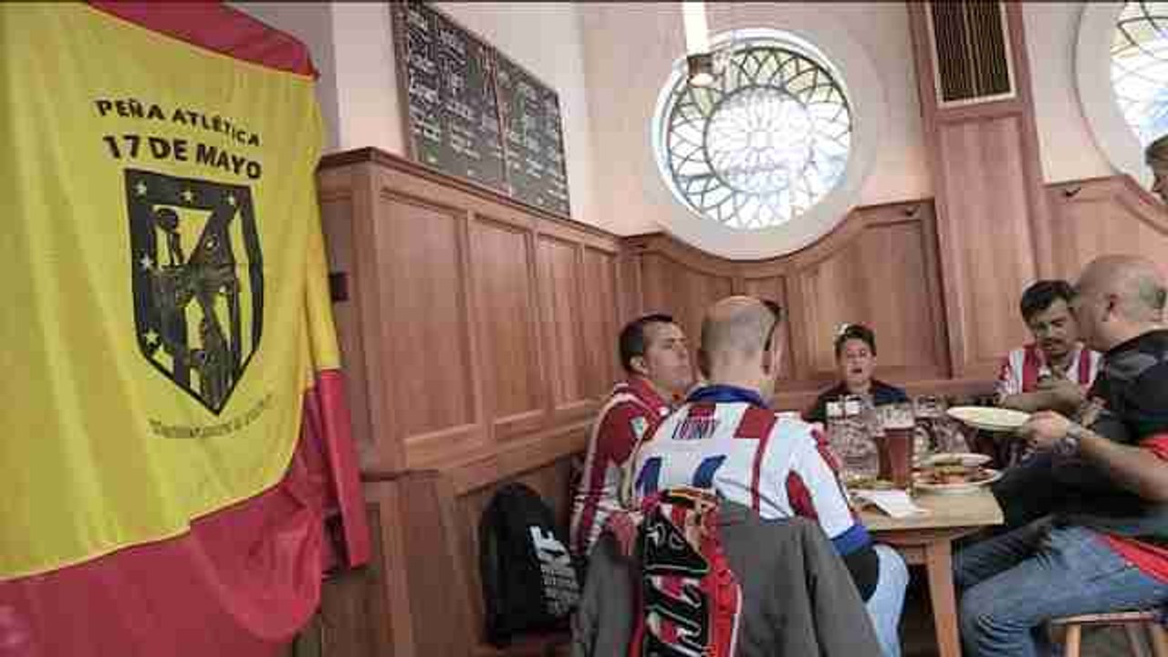 El "Atleti yo te amo" invade Múnich y deja al Bayern local en minoría