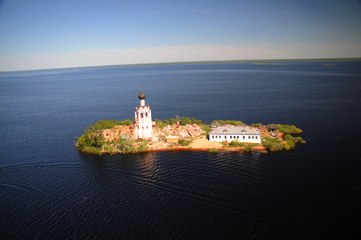 удивительная весна в Спасо-Каменном монастыре