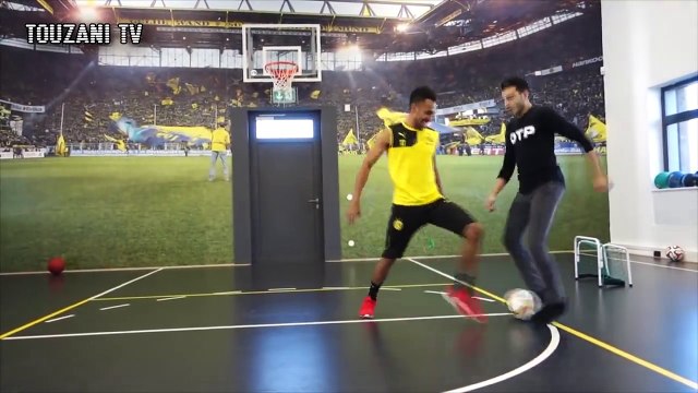Freestyler Soufiane Touzani takes on Pierre-Emerick Aubameyang in a one-versus-one battle