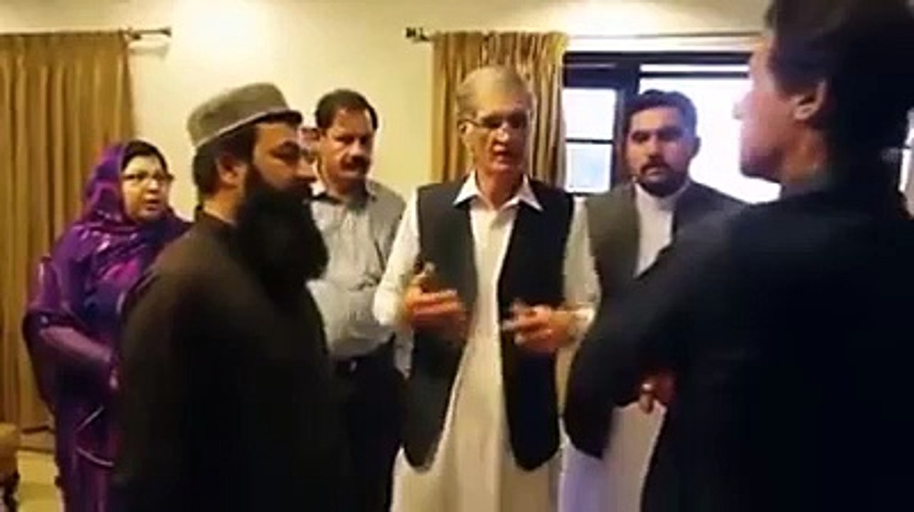 Political leaders should not do like this