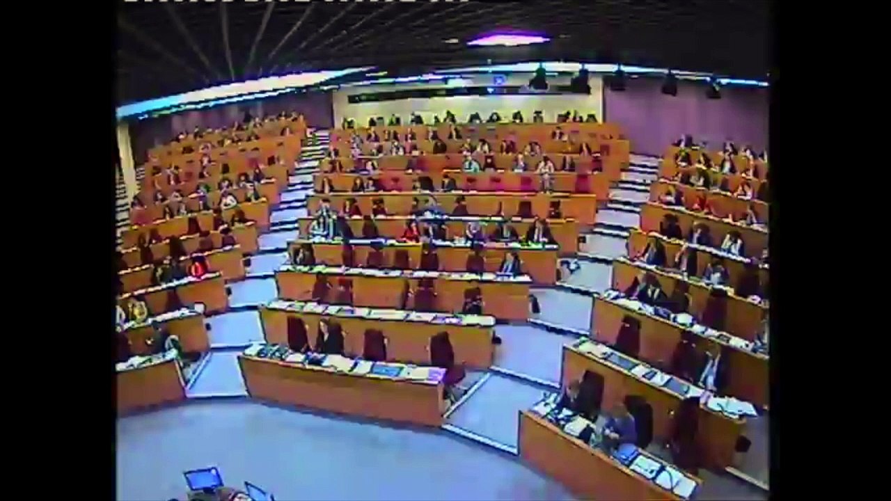 Thierry Solere défend le budget 2016 porté par...