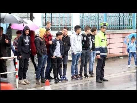 Peshkopi, makina përplas dy nxënës - Top Channel Albania - News - Lajme