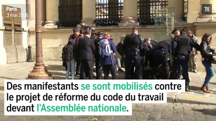 Militants, syndicalistes et étudiants protestent contre le projet de loi travail devant l’Assemblée