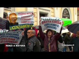 Renzi a Matera contestazioni