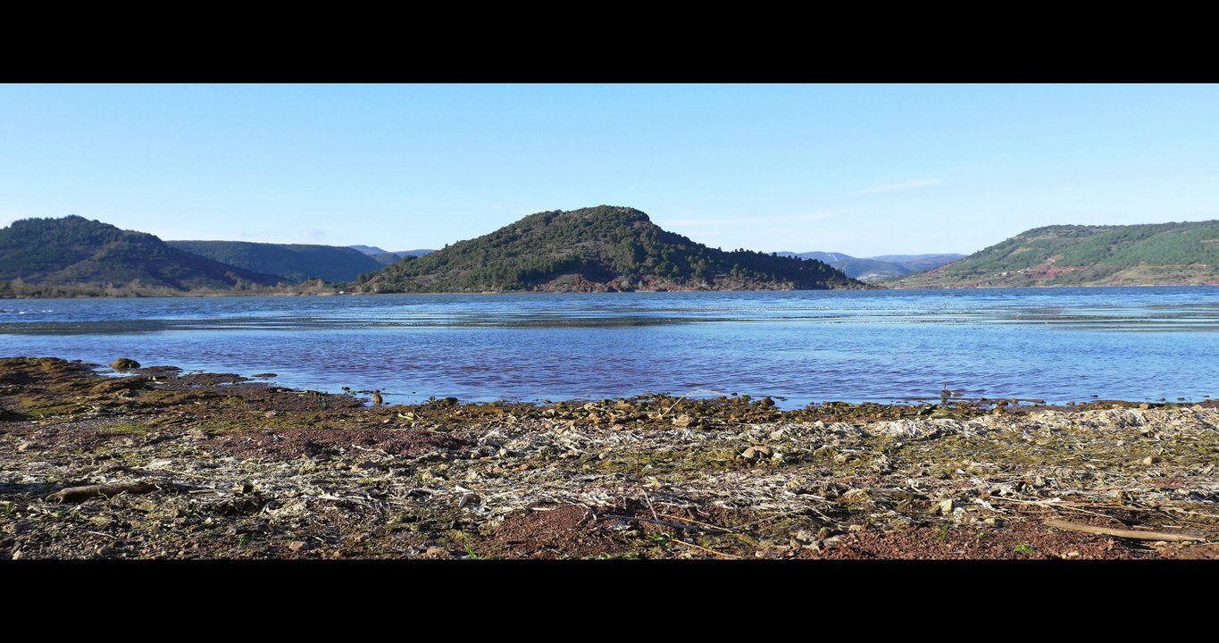 Lac du Salagou, France -Chill video 4k