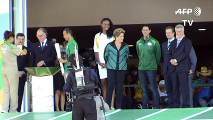 JO de Rio: la flamme olympique est arrivée au Brésil