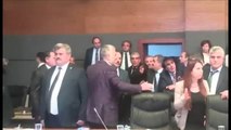 SKANDAL NE TURQI,PERLESHJE NE PARLAMENT MES DEPUTETEVE TE POZITES DHE OPOZITES LAJM mpg