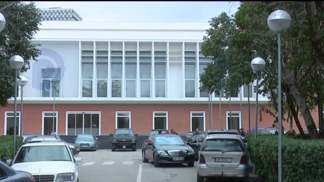 RINIS LOBIMI PER “DREJTESINE”, DONALD LU DHE VLLAHUTIN TAKIME ME XHAFEN E BERISHEN LAJM