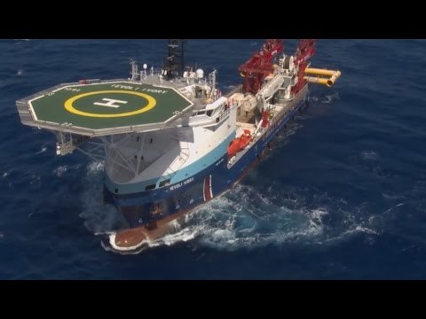 Canale di Sicilia - Migranti morti, la Marina recupera il barcone affondato (03.05.16)