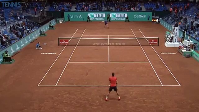 Grigor Dimitrov casse 3 raquettes pendant la finale d'Istanbul